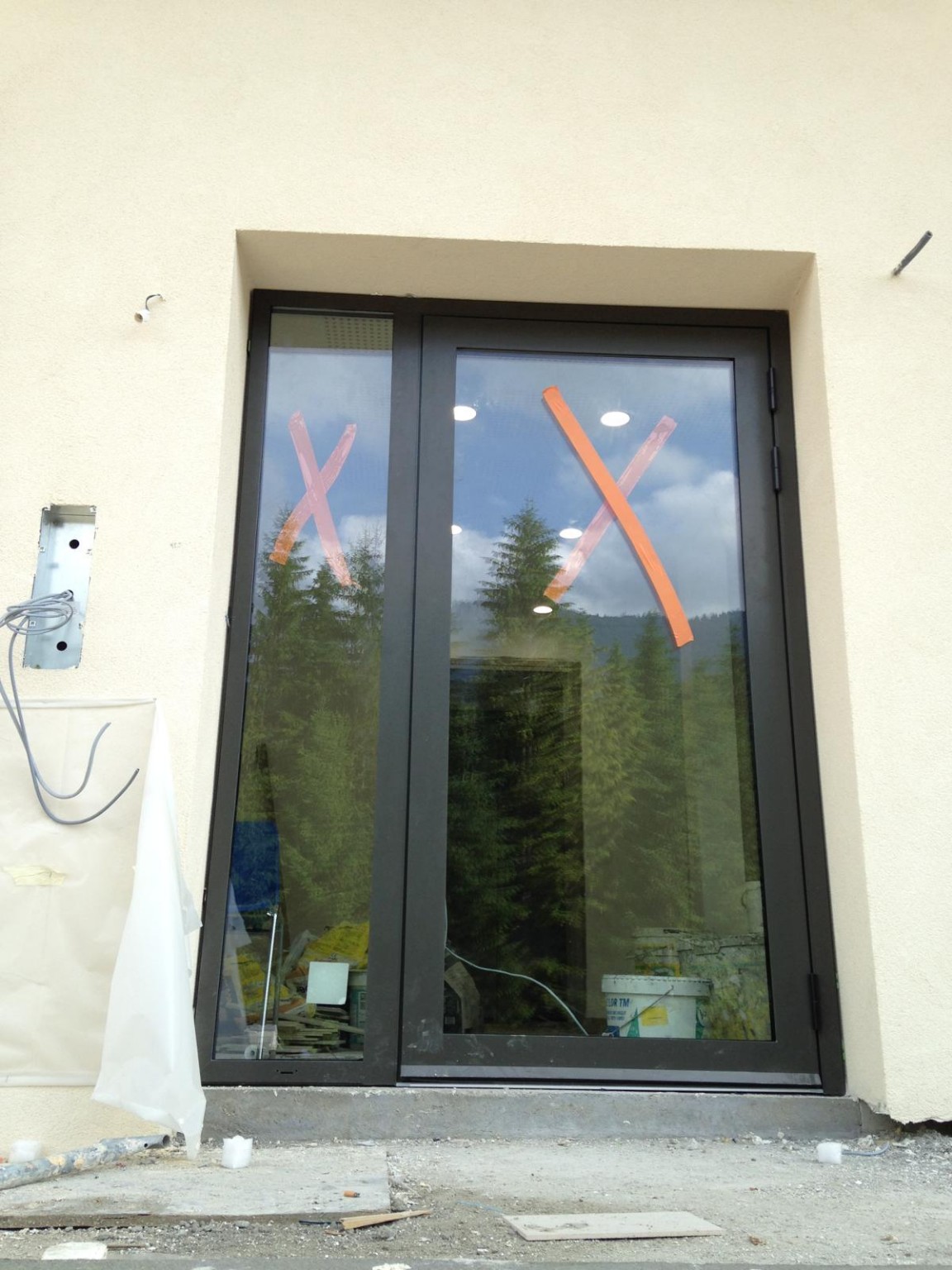 Porte vitrée aluminium noire