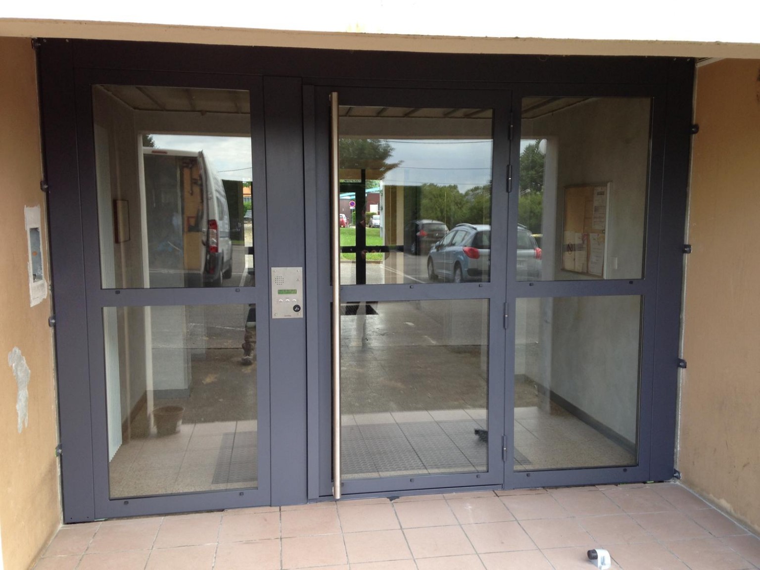 Entrée vitrée professionnelle