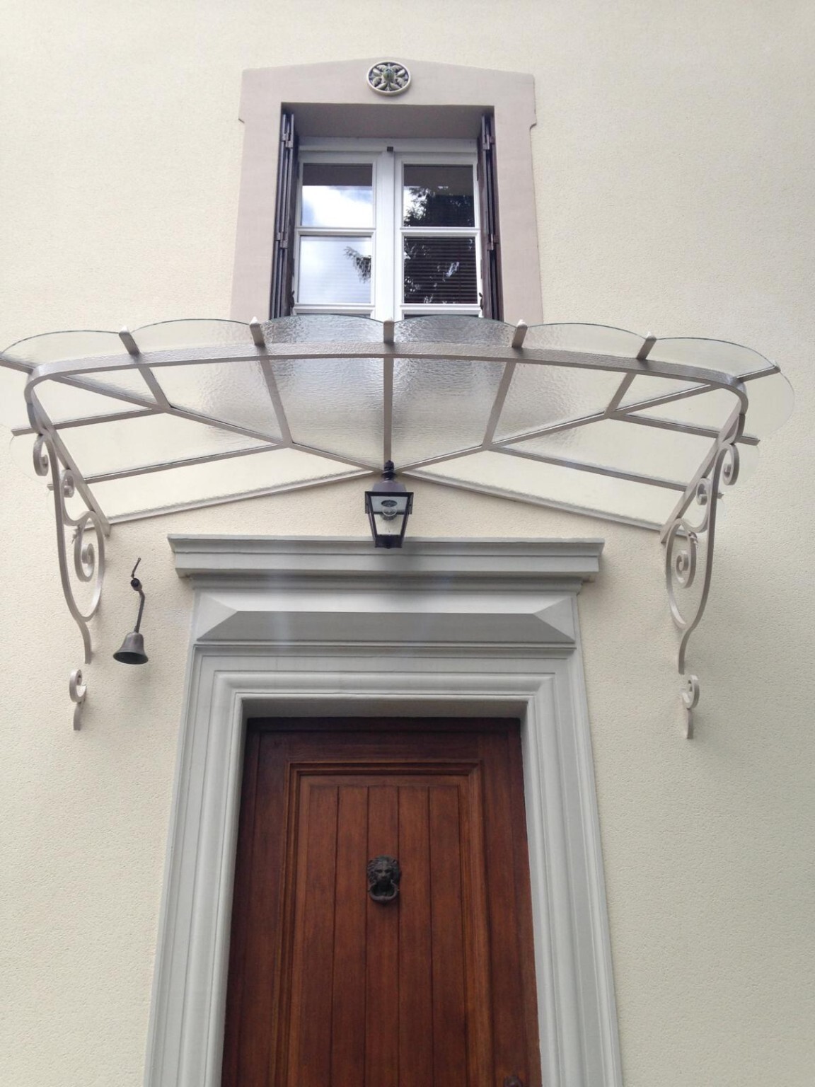 Marquise vitrée décorative